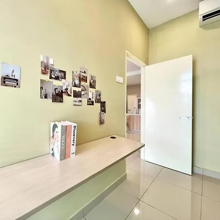 Mount Austin Retreat Apartment Johor Bahru Exterior photo